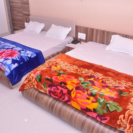 Hotel Amar Palace Абу-Роуд Екстер'єр фото
