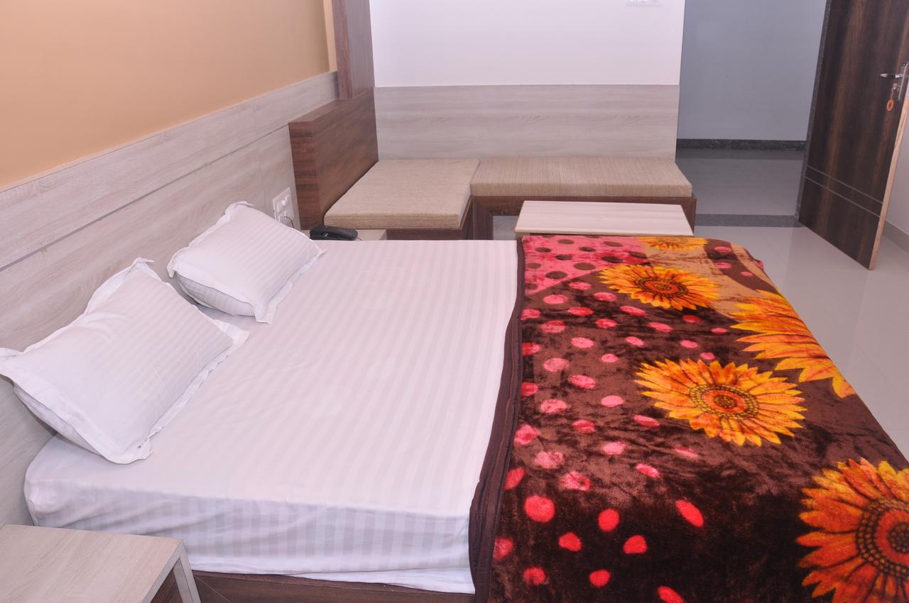 Hotel Amar Palace Абу-Роуд Екстер'єр фото